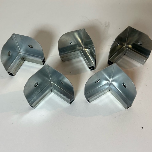 Set of 15 1.75" Silver Metal Corner Mounting Brackets with Screws - Picture 1 of 7